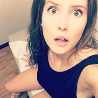 Amanda Cerny taking a selfie