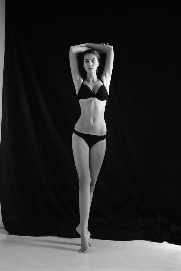 Veronika Istomina in lingerie