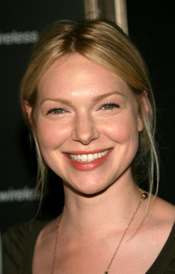 Laura Prepon