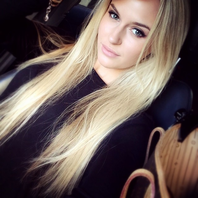 Anna Nyström taking a selfie