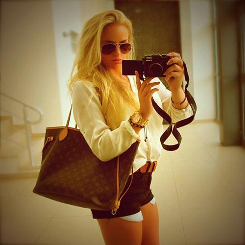 Anna Nyström taking a selfie