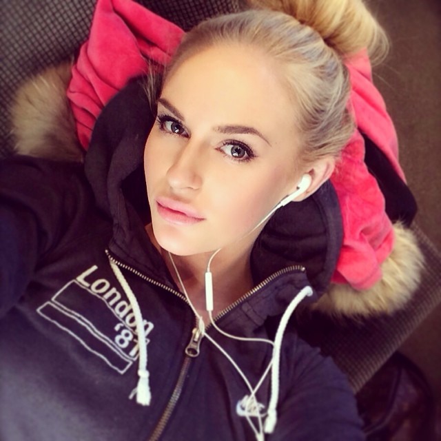 Anna Nyström taking a selfie