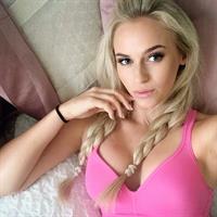 Anna Nyström taking a selfie