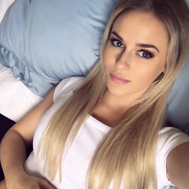 Anna Nyström taking a selfie