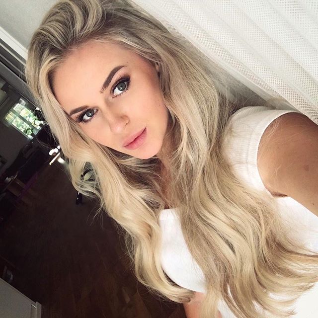 Anna Nyström taking a selfie