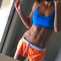 Kayla Itsines taking a selfie