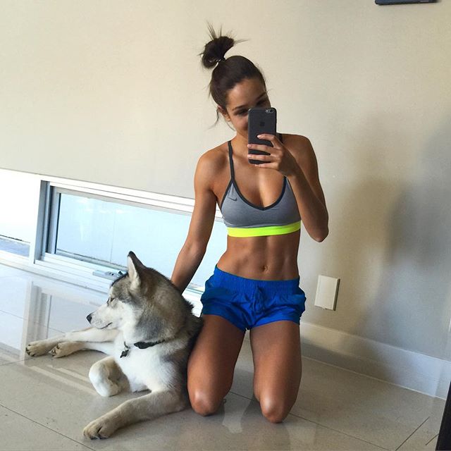 Kayla Itsines taking a selfie