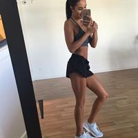 Kayla Itsines taking a selfie