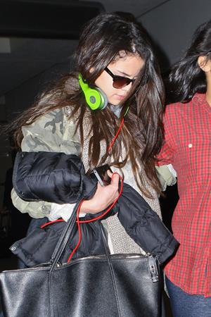 Selena Gomez – LAX airport arrival in LA 1/5/13 