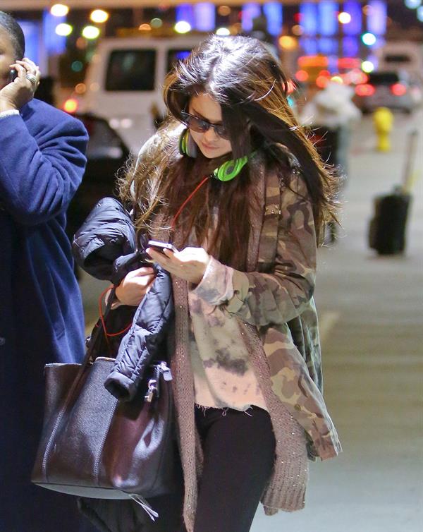 Selena Gomez – LAX airport arrival in LA 1/5/13 