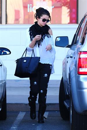 Selena Gomez out and about in Encino 1/13/13 