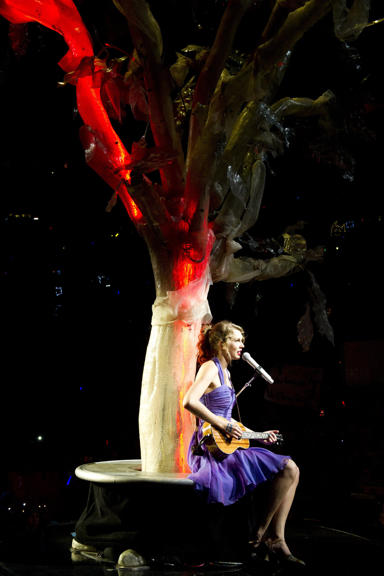 Taylor Swift and Selena Gomez performing at Madison Square Garden in New York, November 11, 2011 
