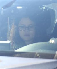 Selena Gomez taking her dogs to a Veterinary Clinic in Encino, November 24, 2012 