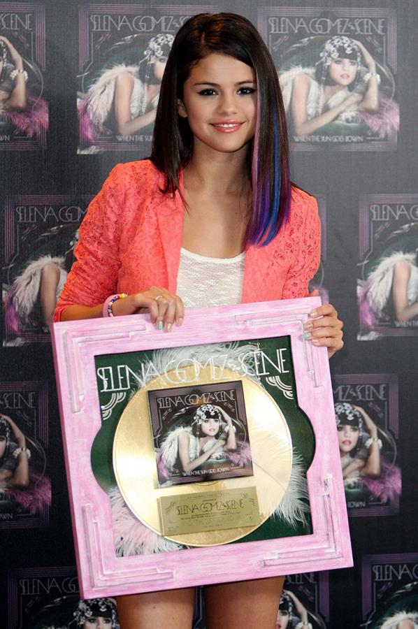 Selena Gomez at the 'We Own the Night' tour photocall in Mexico City on January 26, 2012