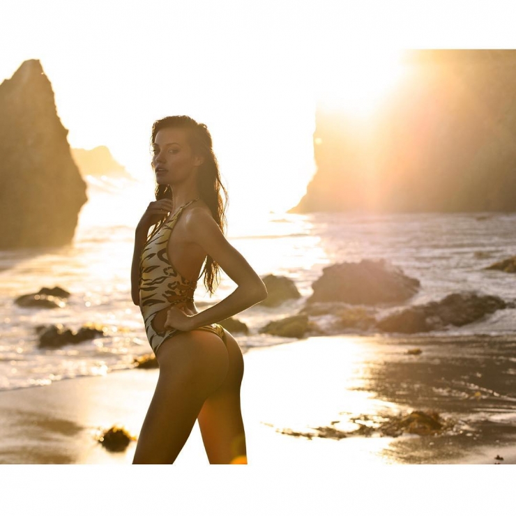 Keilani Asmus in a bikini - ass