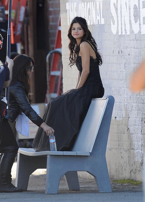 Behind the scenes of Selena Gomez's new video, 'Who Says' 