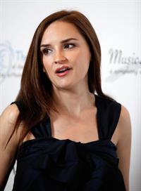 Rachael Leigh Cook