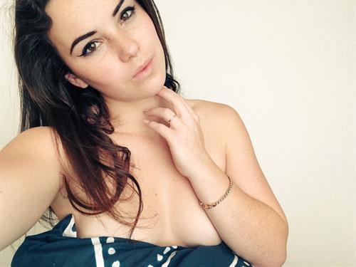 Alexis Young taking a selfie