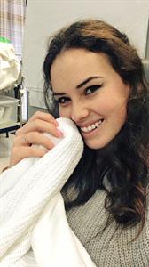 Alexis Young taking a selfie