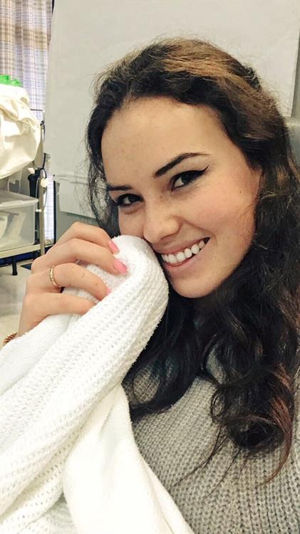 Alexis Young taking a selfie