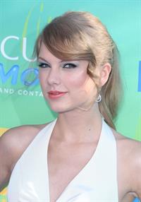 Taylor Swift at the 2011 Teen Choice Awards August 07, 2011 