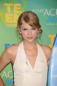 Taylor Swift at the 2011 Teen Choice Awards August 07, 2011 