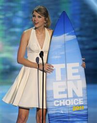 Taylor Swift at the 2011 Teen Choice Awards August 07, 2011 
