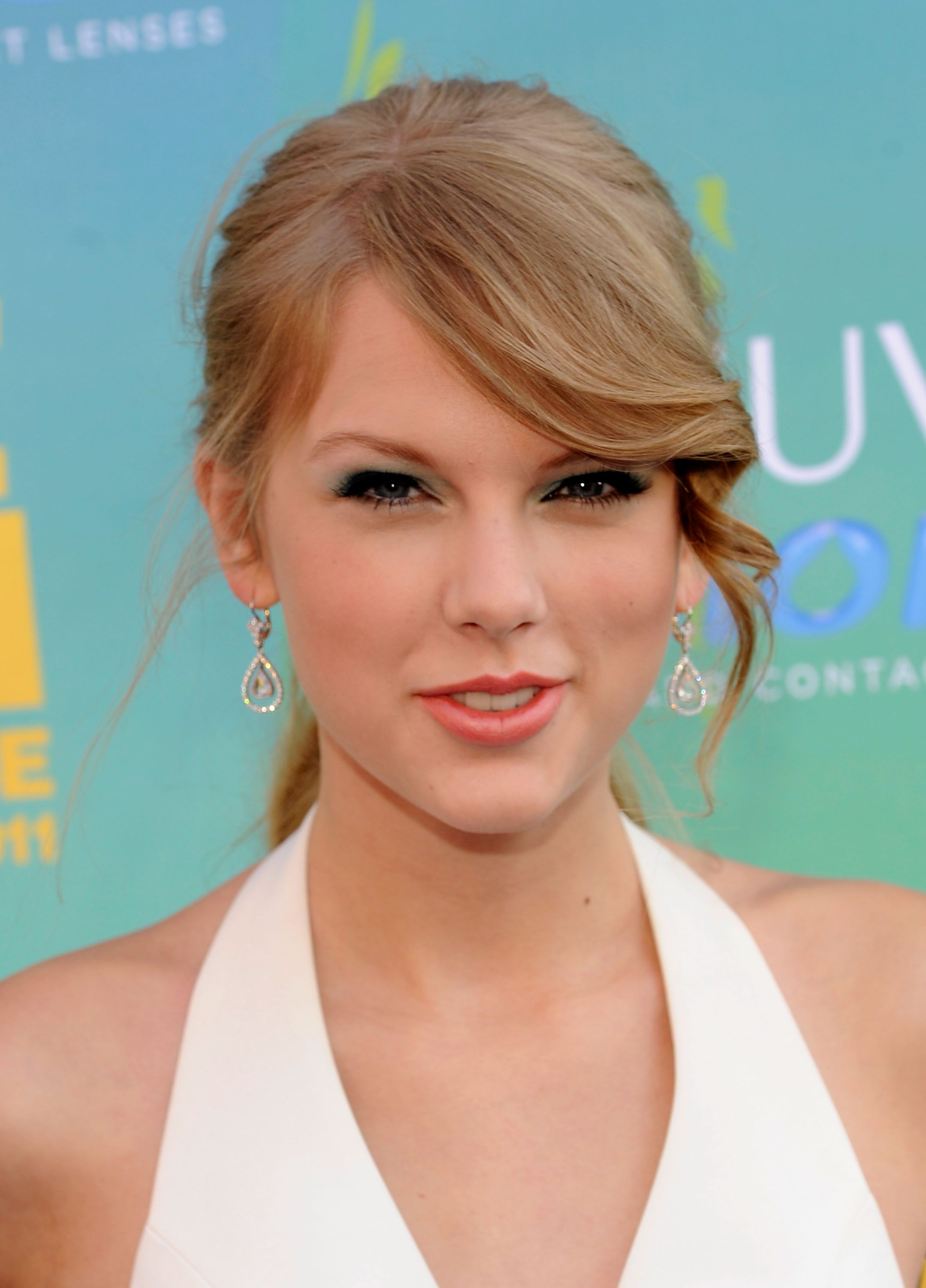 Taylor Swift at the 2011 Teen Choice Awards August 07, 2011 