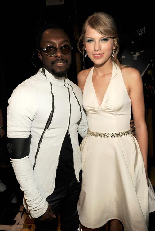 Taylor Swift at the 2011 Teen Choice Awards August 07, 2011 