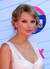 Taylor Swift at the 2012 Teen Choice Awards in Universal City July 22, 2012 