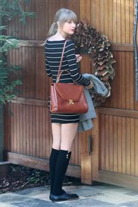 Taylor Swift visiting a friend in Brentwood January 8, 2013