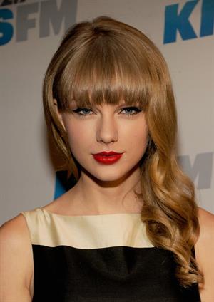 Taylor Swift at the KIIS FM 2012 Jingle Ball concert at Nokia Theatre in Los Angeles - December 1, 2012 