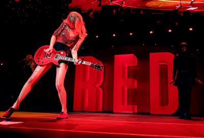 Taylor Swift on stage at the KIIS FM 2012 Jingle Ball concert at Nokia Theatre in Los Angeles - December 1, 2012 