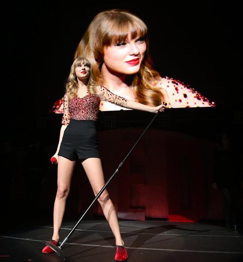 Taylor Swift on stage at the KIIS FM 2012 Jingle Ball concert at Nokia Theatre in Los Angeles - December 1, 2012 