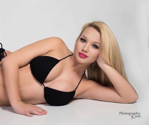 Mariah Alexis Vest Bikini Pictures Mariah Alexis photographed by John Tipps