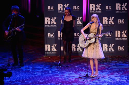 Taylor Swift Ripple of Hope Gala at The New York Marriott Marquis March 12, 2012 