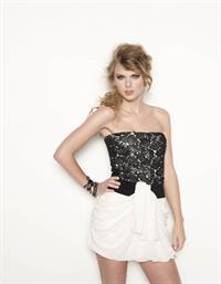 Taylor Swift Glamour Magazine November 2010 