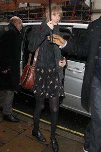 Taylor Swift goes shopping in London on January 24, 2012 
