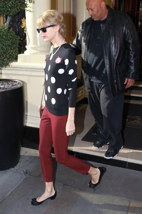 Taylor Swift leaving her hotel in London 11/7/12