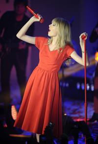 Taylor Swift at Westfield Mall in London 11/6/12