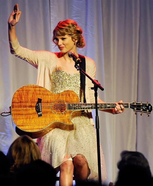 Taylor Swift 41st annual Songwriters Hall of Fame Induction Ceremony on October 16, 2011