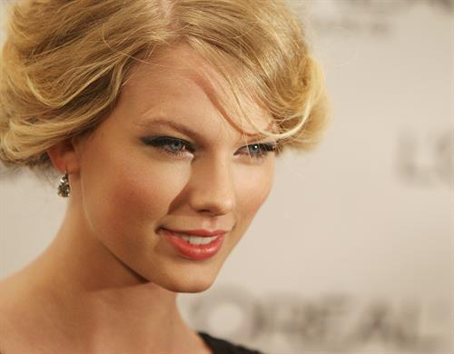 Taylor Swift 19th Annual Glamour Women of the Year Awards