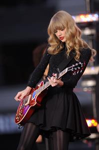 Taylor Swift performs at Good Morning America in New York City October 23, 2012 
