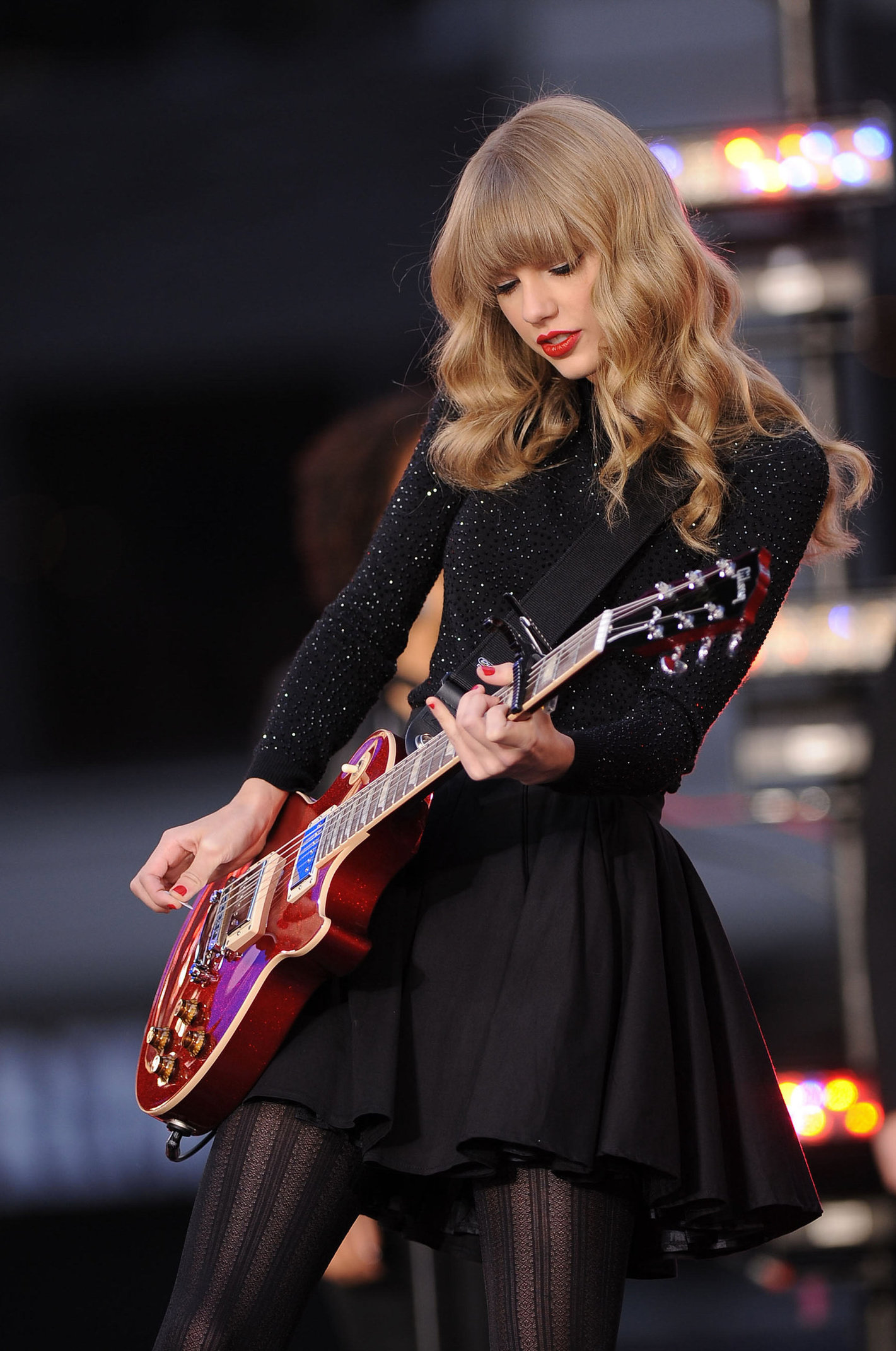 Taylor Swift performs at Good Morning America in New York City October 23, 2012 