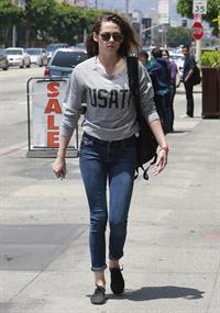 Kristen Stewart Pictures Kristen Stewart walking in Los Angeles - June 13, 2013