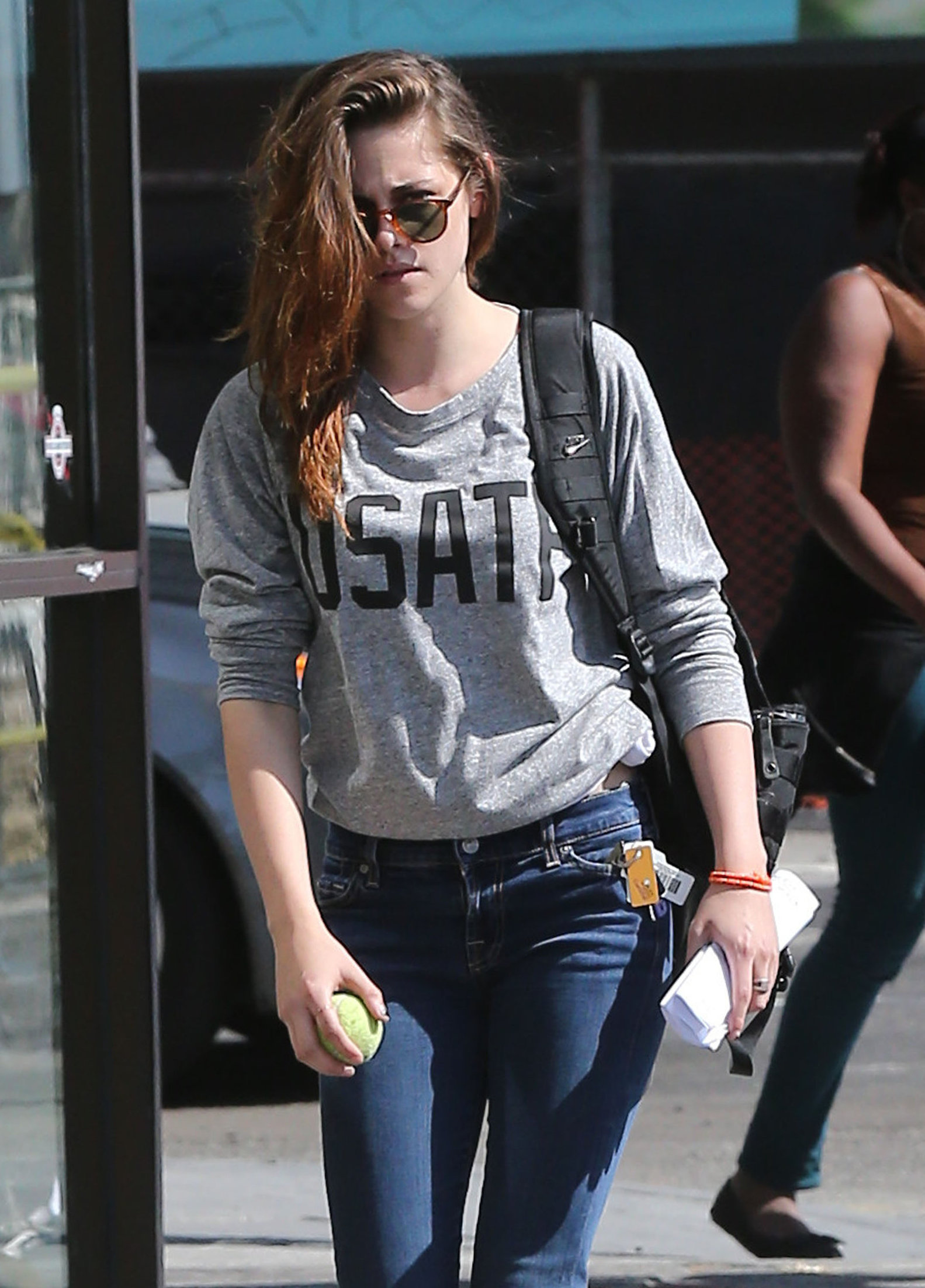 Kristen Stewart walking in Los Angeles - June 13, 2013 