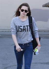 Kristen Stewart walking in Los Angeles - June 13, 2013 