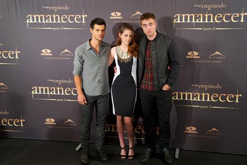 The Twilight Saga Breaking Dawn Part 2 Photocall in Madrid November 15, 2012 Gal Nu