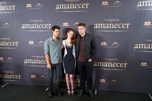 The Twilight Saga Breaking Dawn Part 2 Photocall in Madrid November 15, 2012 Gal Nu