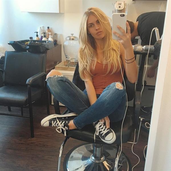 Kayla Rae Reid taking a selfie